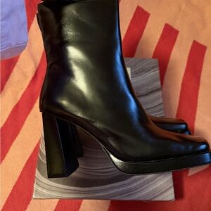 PRICE FIRM BNIB Jeffrey Campbell Maximal boots